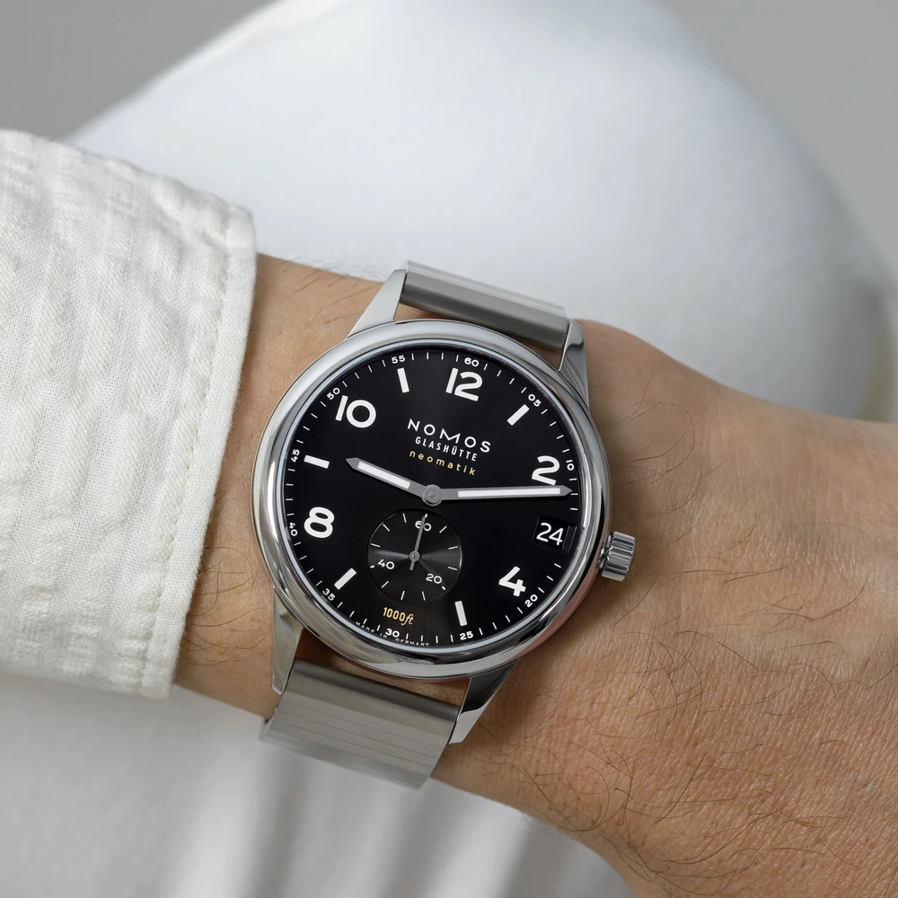 Nomos Club Sport Neomatik 42 Date Black